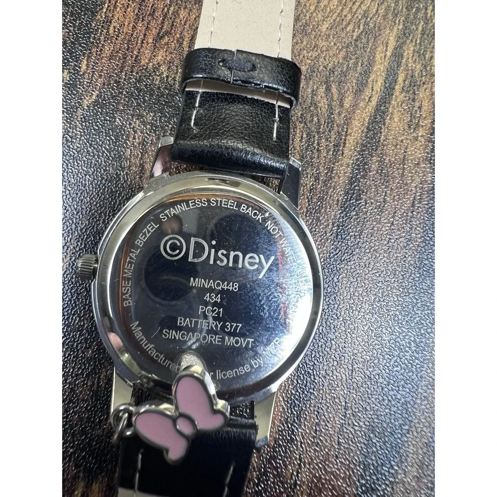 DISNEY MINNIE MOUSE PINK BOW CHARM CLOSE UP DOTS WRIST WATCH BLACK BAND & SILVER